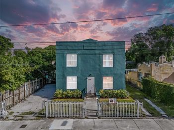 1075 NW 30th St