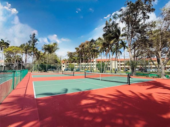 7891 N Sunrise Lakes Dr 310, Sunrise FL 33322