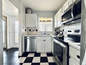 7891 N Sunrise Lakes Dr 310, Sunrise FL 33322