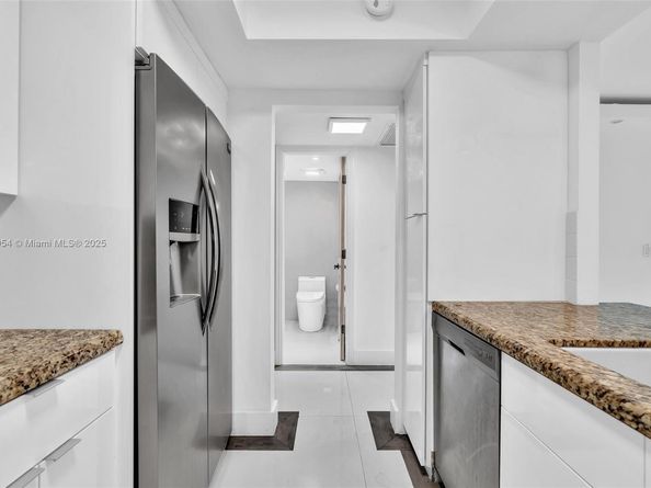 3800 N Hills Dr 312, Hollywood FL 33021