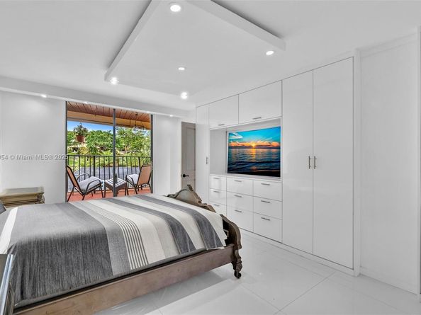 3800 N Hills Dr 312, Hollywood FL 33021