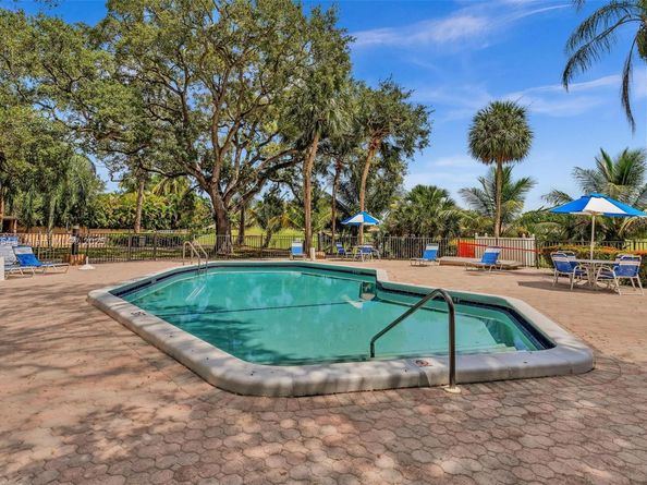 3800 N Hills Dr 312, Hollywood FL 33021