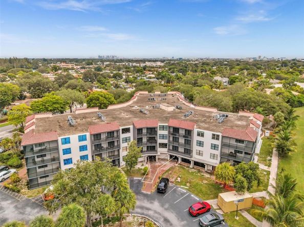 3800 N Hills Dr 312, Hollywood FL 33021