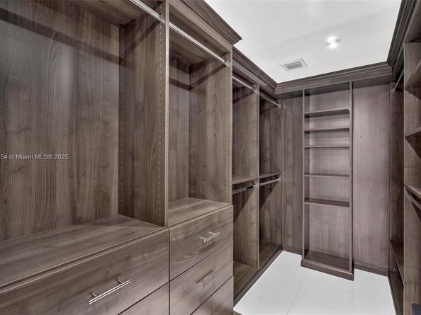 3800 N Hills Dr 312, Hollywood FL 33021