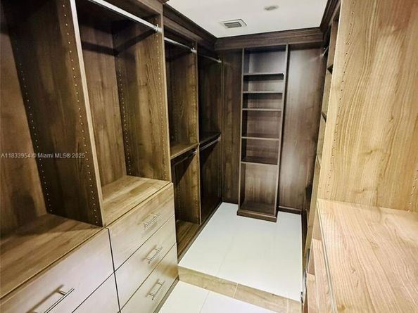 3800 N Hills Dr 312, Hollywood FL 33021