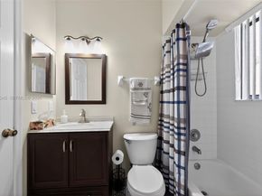 4 Via De Casas Sur 202, Boynton Beach FL 33426
