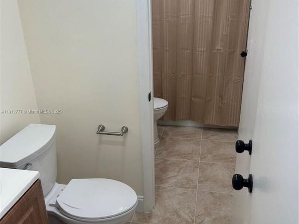 1051 SW 1st St 404, Miami FL 33130