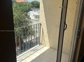 1051 SW 1st St 404, Miami FL 33130