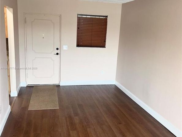 1051 SW 1st St 404, Miami FL 33130