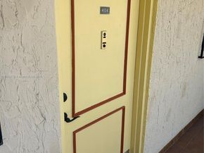 1051 SW 1st St 404, Miami FL 33130