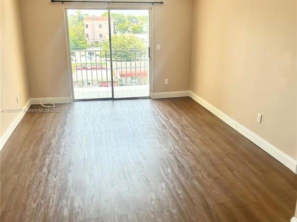 1051 SW 1st St 404, Miami FL 33130