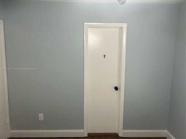 1051 SW 1st St 404, Miami FL 33130