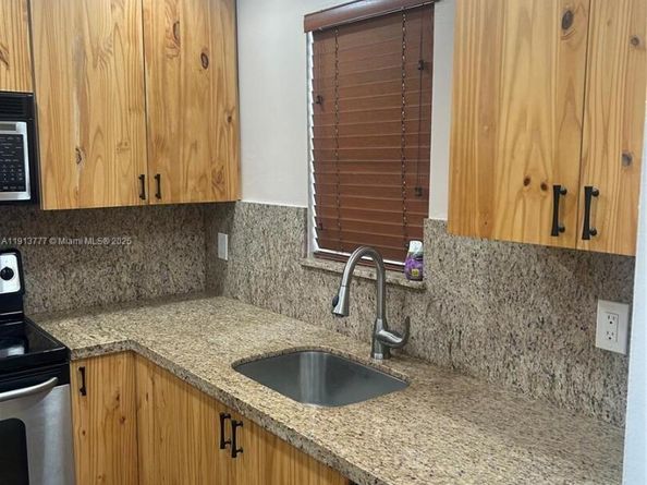 1051 SW 1st St 404, Miami FL 33130