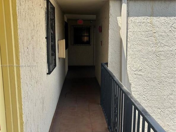 1051 SW 1st St 404, Miami FL 33130