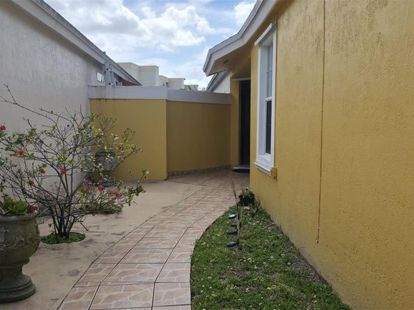 14971 SW 75th Ter, Miami FL 33193
