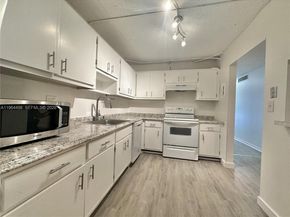 1470 NE 125th Ter 210, North Miami FL 33161