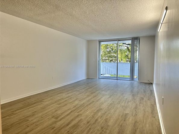 1470 NE 125th Ter 210, North Miami FL 33161