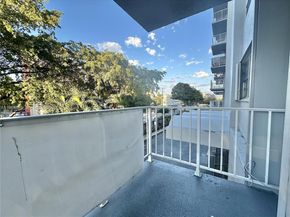 1470 NE 125th Ter 210, North Miami FL 33161