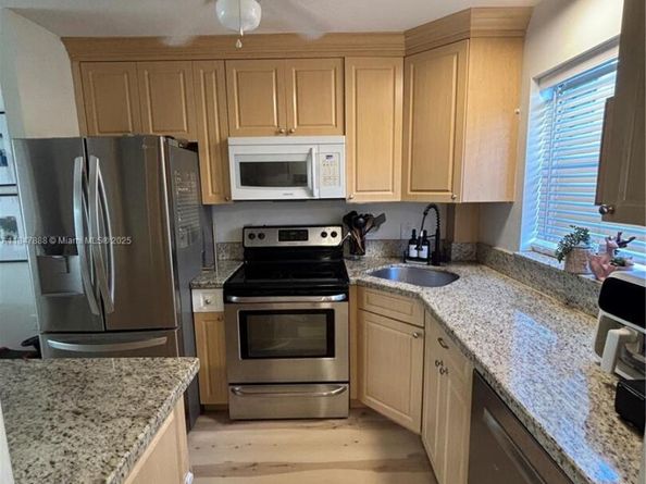 805 W Oakland Park Blvd D12, Oakland Park FL 33311