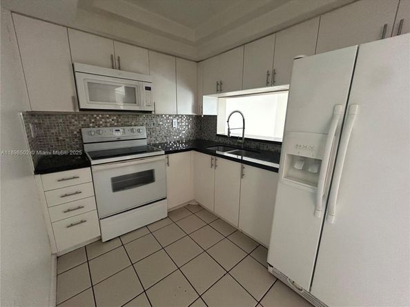 11780 SW 18th St 4182, Miami FL 33175