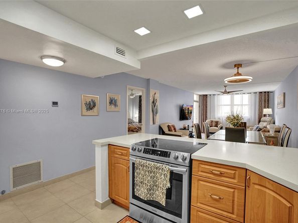 1849 S Ocean Dr 1203, Hallandale Beach FL 33009