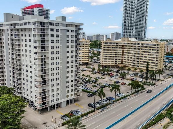 1849 S Ocean Dr 1203, Hallandale Beach FL 33009