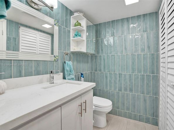 1849 S Ocean Dr 1203, Hallandale Beach FL 33009