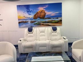 5121 W Oakland Park Blvd 212, Lauderdale Lakes FL 33313