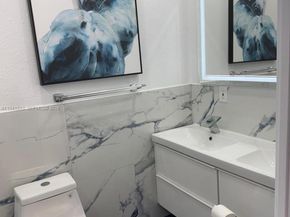 5121 W Oakland Park Blvd 212, Lauderdale Lakes FL 33313