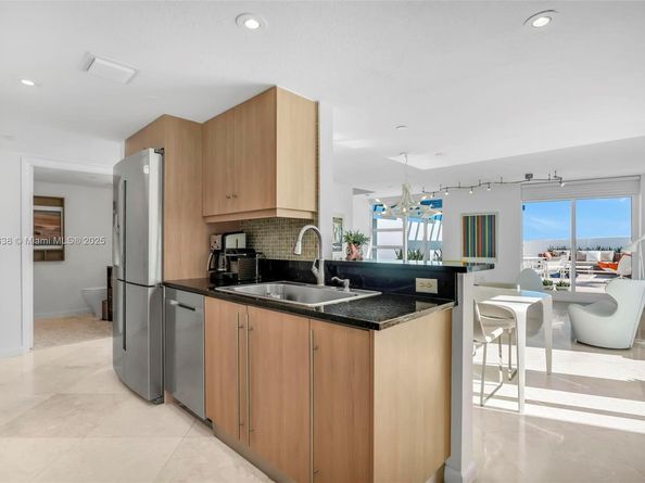 7600 Collins Ave 1012, Miami Beach FL 33141