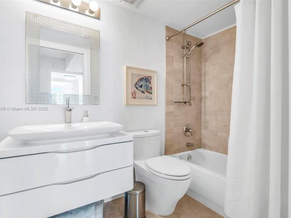 7600 Collins Ave 1012, Miami Beach FL 33141