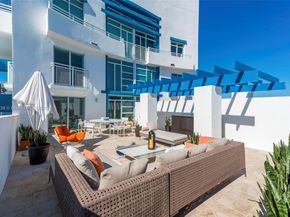 7600 Collins Ave 1012, Miami Beach FL 33141