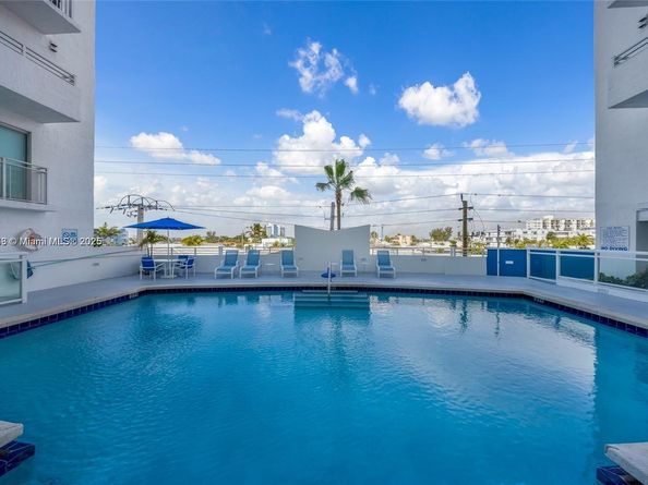 7600 Collins Ave 1012, Miami Beach FL 33141