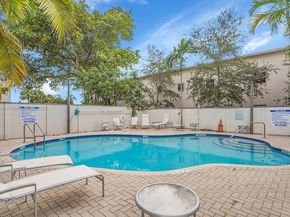 140 SE 7th Way, Pompano Beach FL 33060