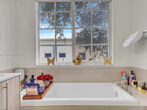 140 SE 7th Way, Pompano Beach FL 33060