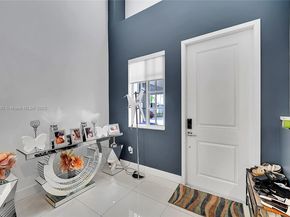 140 SE 7th Way, Pompano Beach FL 33060