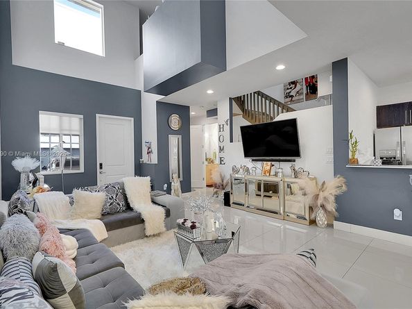 140 SE 7th Way, Pompano Beach FL 33060