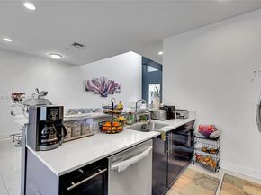 140 SE 7th Way, Pompano Beach FL 33060