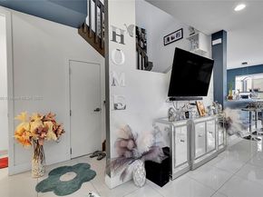 140 SE 7th Way, Pompano Beach FL 33060