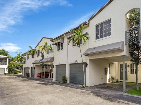 140 SE 7th Way, Pompano Beach FL 33060