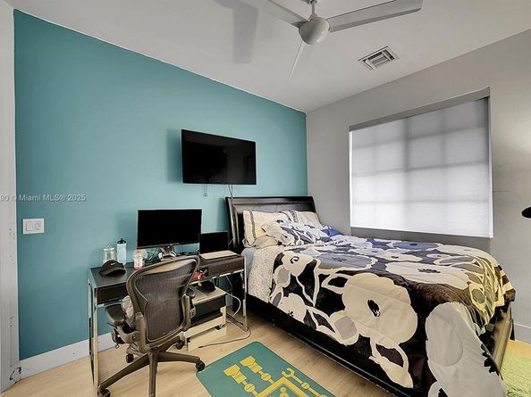 140 SE 7th Way, Pompano Beach FL 33060