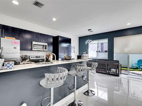 140 SE 7th Way, Pompano Beach FL 33060