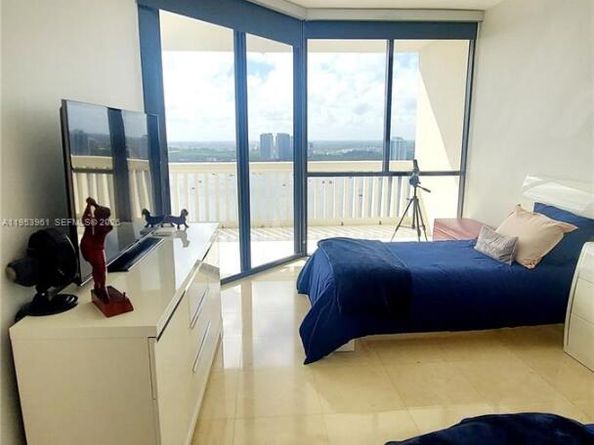 1000 E Island Blvd 3106, Aventura FL 33160