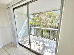 1475 NE 125th Ter 301A, North Miami FL 33161