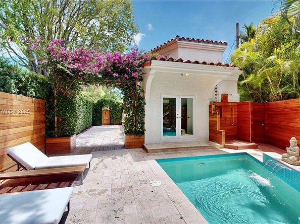 1900 Pizarro St, Coral Gables FL 33134