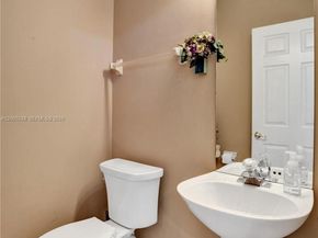 4921 NW 112th Dr, Coral Springs FL 33076