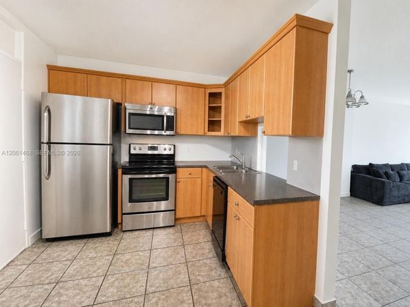 3703 NE 166th St 704, North Miami Beach FL 33160