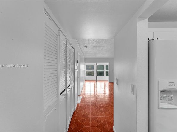 3090 NW 46th Ave 212C, Lauderdale Lakes FL 33313