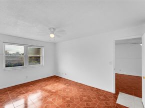 3090 NW 46th Ave 212C, Lauderdale Lakes FL 33313