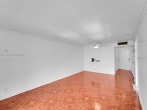 3090 NW 46th Ave 212C, Lauderdale Lakes FL 33313